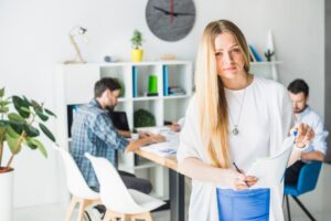 une secrétaire cse