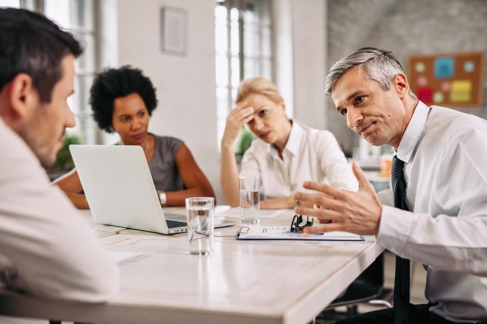 Représentation d'une réunion d'élus d'entreprise pour rendre un avis CSE